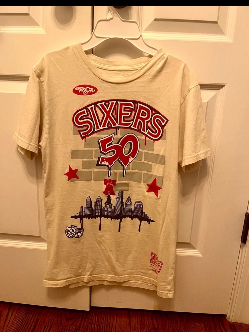 Mitchell & Ness Philly 76ers Graphic Tee - Picture 1 of 4